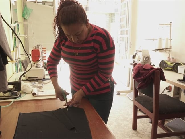 Desde las filas de la guerrilla, más que un fusil, su anhelo era una maquina de coser y estar con sus tres hijos. . Foto: ARN