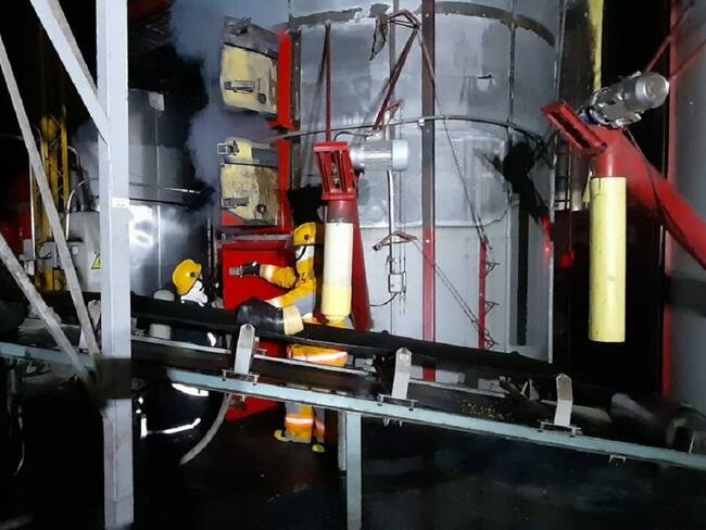 Incendio en Planta de Café de Anserma, Caldas. Crédito: Bomberos Anserma, Caldas.