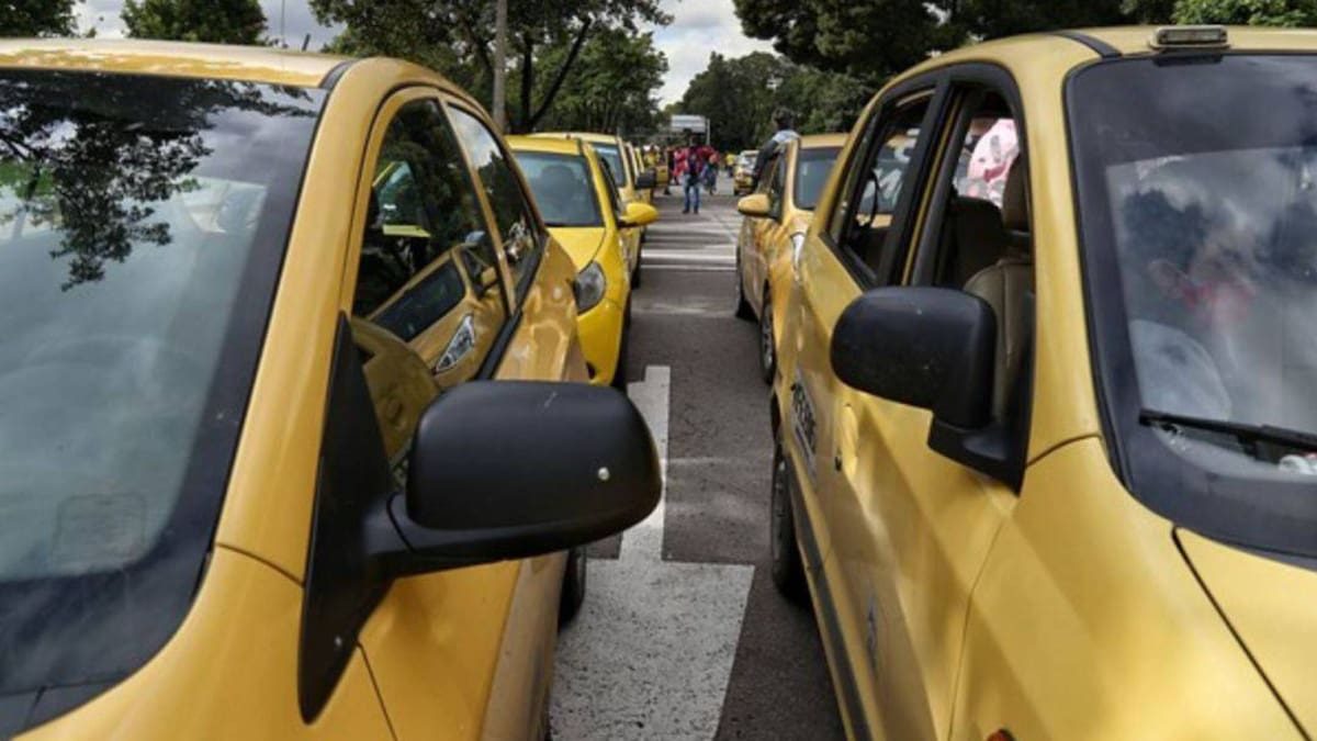 Mesa de diálogo entre MinTransporte y taxistas se levantó sin resultados