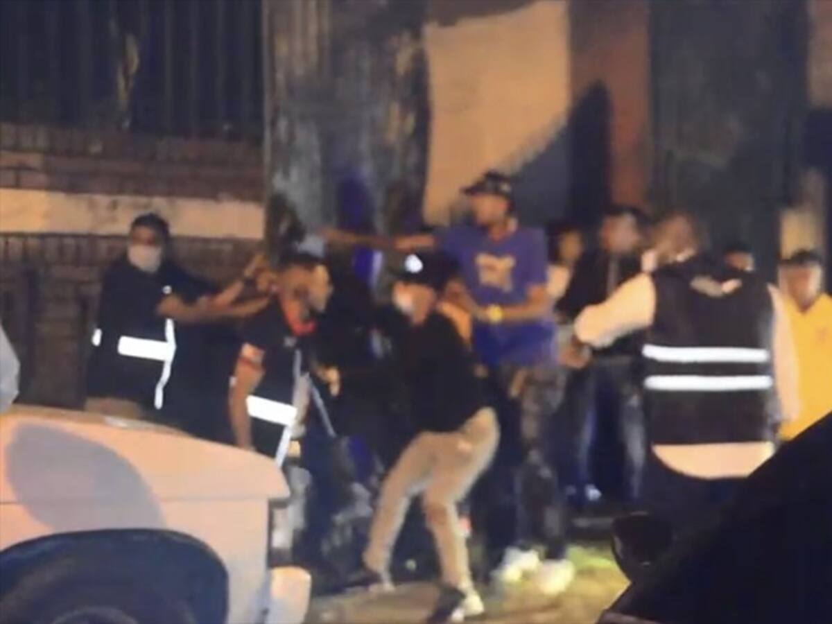 Polémica intervención de funcionarios de la Alcaldía de Cali a fiesta clandestina