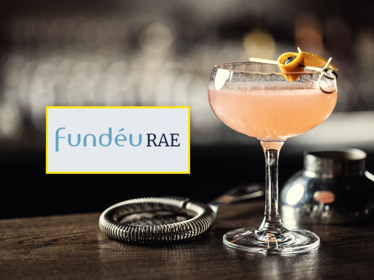 Cóctel o coctel: ¿se escribe con o sin tilde esta palabra? Fundéu da la respuesta
