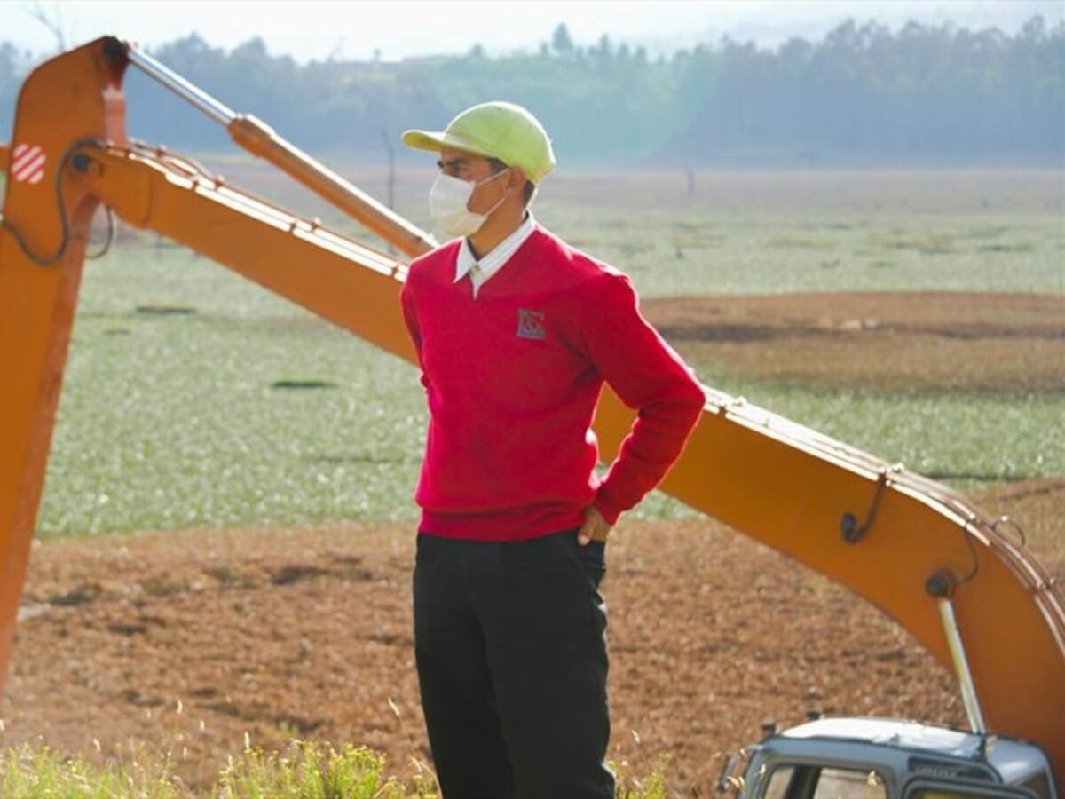 ADR comienza extracción de buchón de la contaminada represa La Playa en Boyacá