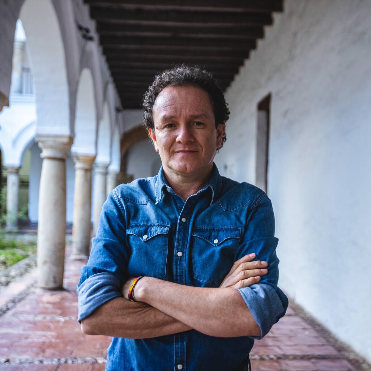 Jesús Abad Colorado recibió Premio John Cortina por su defensa de los derechos humanos