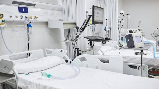 Camas Unidad de Cuidados Intensivos. Foto: Getty Images: Morsa Images