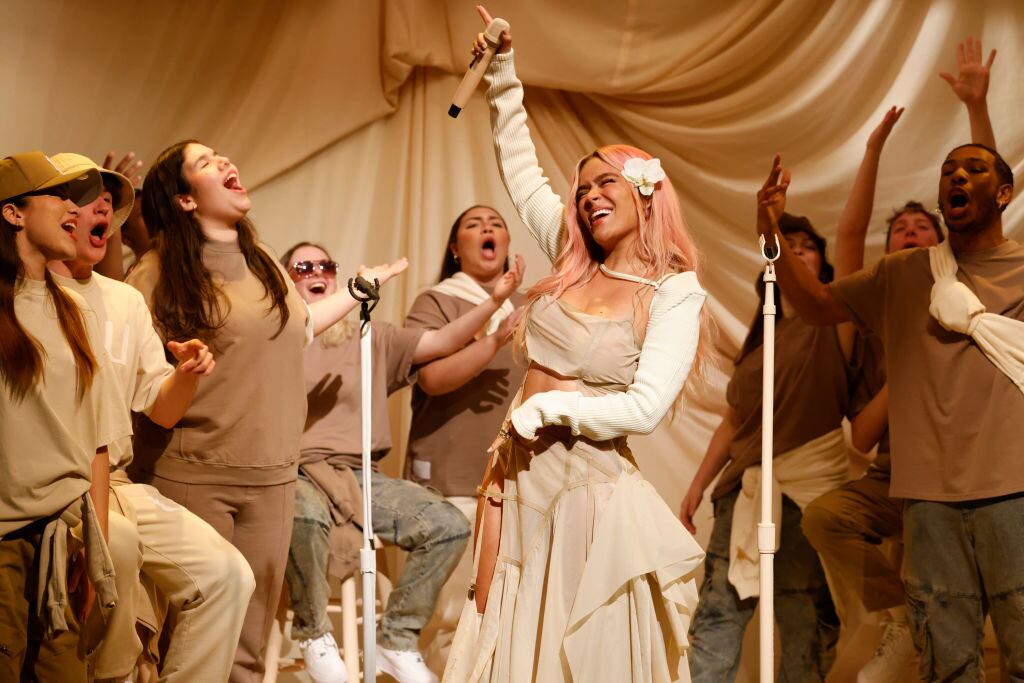 Karol G en el Saturday Night Live del 15 de abril de 2023. Foto: Will Heath/NBC via Getty Images.