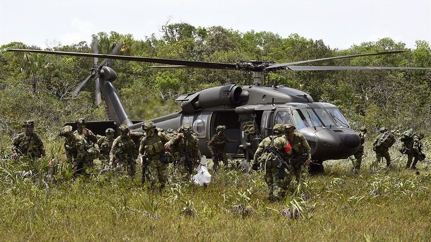 El asalto aéreo desde helicópteros Black Hawk fue adelantado por soldados de la Brigada n.° 28. Foto: Getty Images