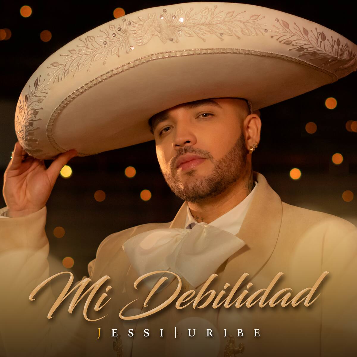 Jessi Uribe recuerda sus inicios de mariachi con su nuevo sencillo ‘Mi debilidad’