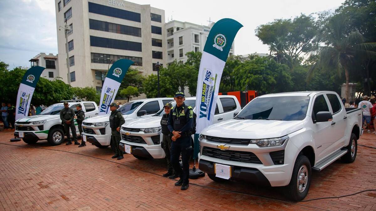 Se realizó la entrega de ocho vehículos para el fortalecimiento de la seguridad en Santa Marta