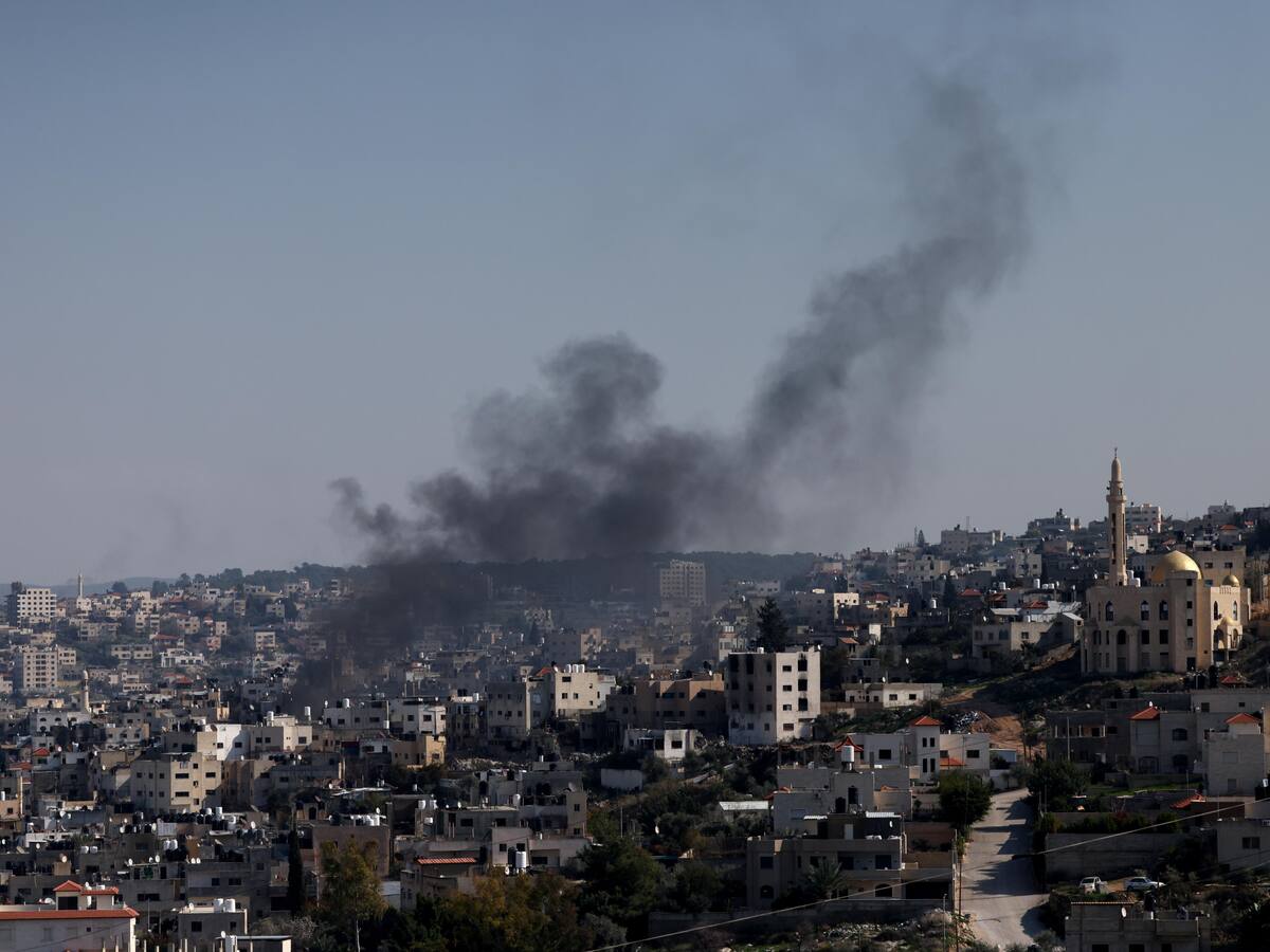 Israel mató a dos jóvenes palestinos en Yenín, mientras prosigue su asalto por undécimo día