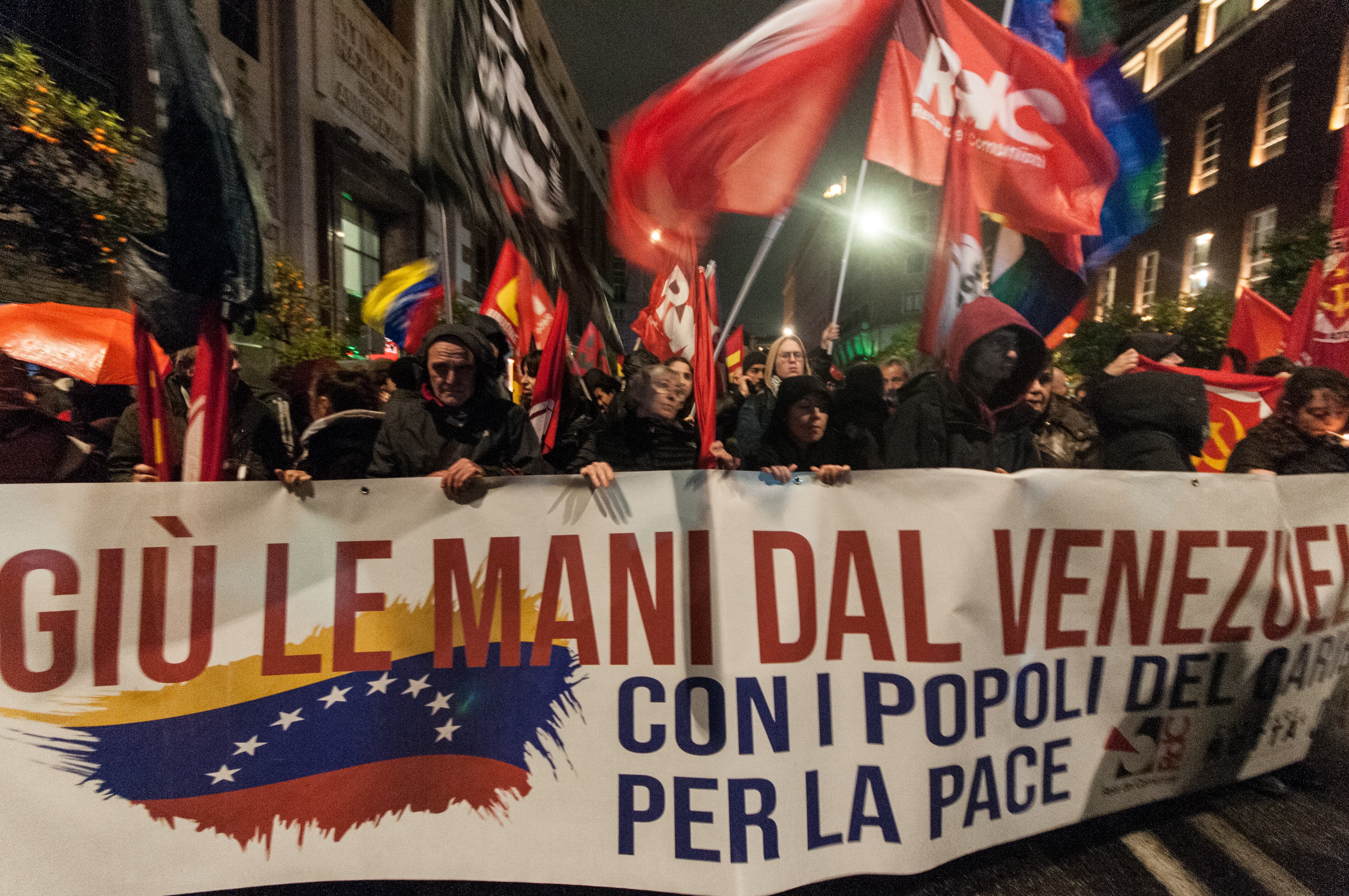Protestas en Italia acerca de la captura de Maduro. Foto: Andrea Ronchini/NurPhoto via Getty Images)