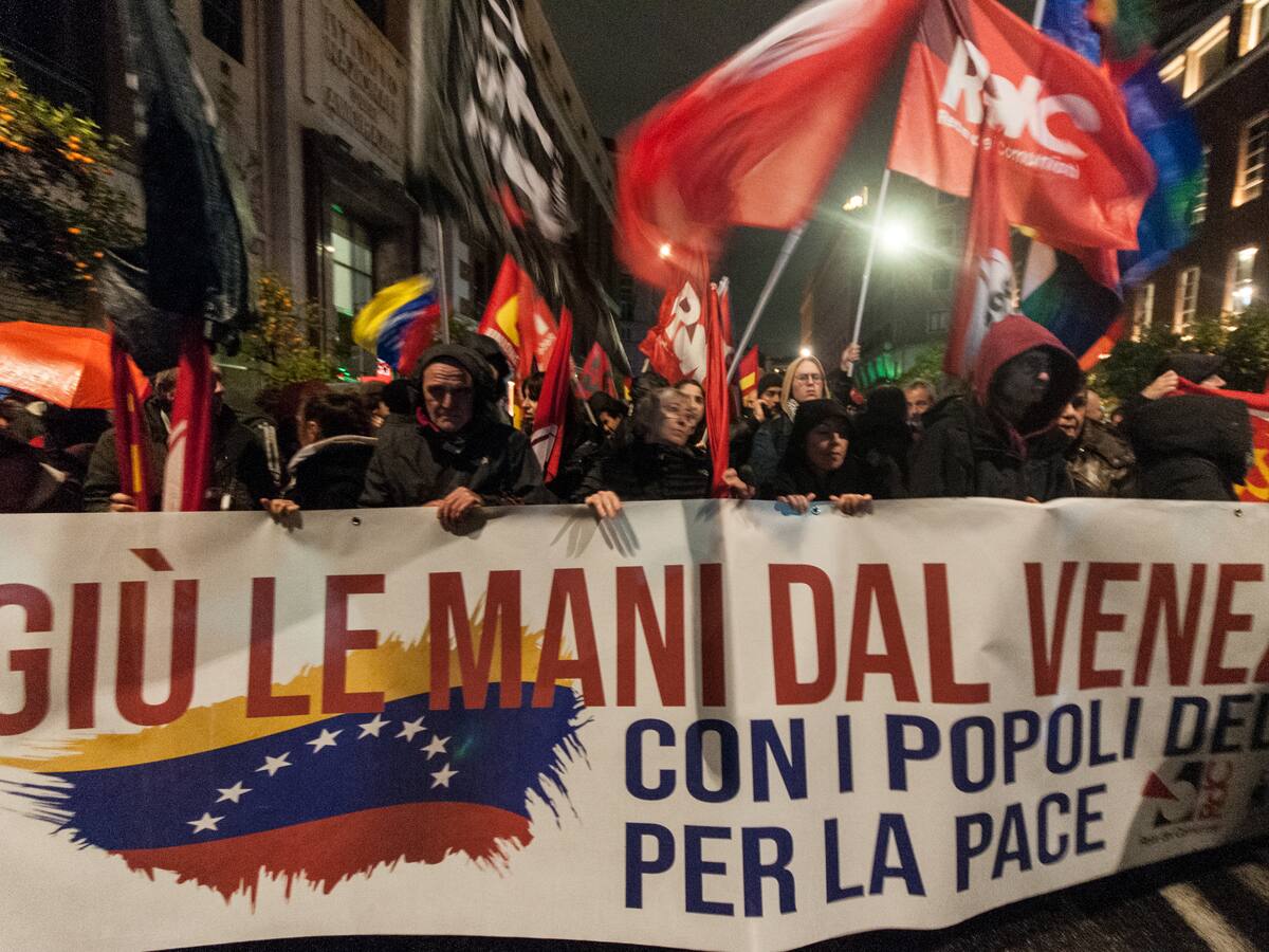 Protestas a favor y en contra de la captura de Maduro generan tensión en Roma