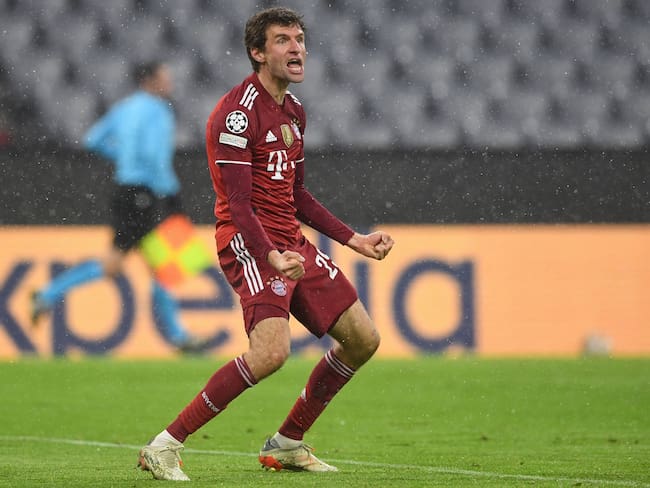 Thomas Müller celebrando su gol ante el Barcelona por la Champions League 2021-2022