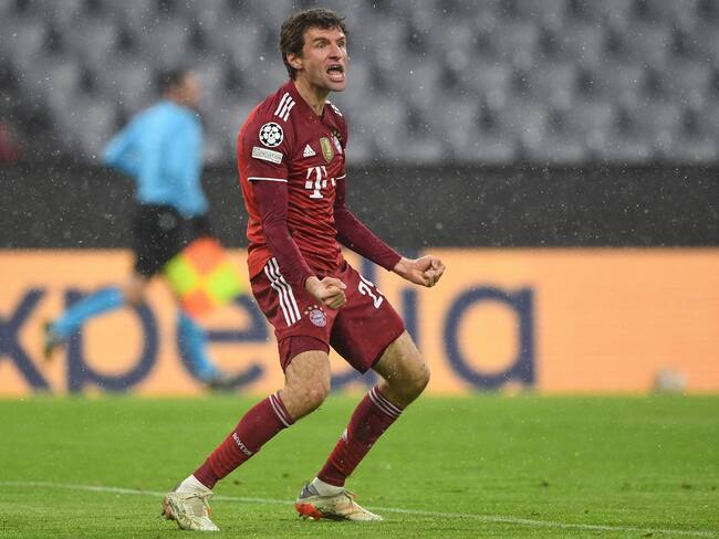 Thomas Müller celebrando su gol ante el Barcelona por la Champions League 2021-2022