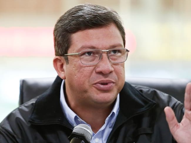 El ministro del Interior de Ecuador, César Navas, aseguró que a través de su canal de comunicación con alias ‘Guacho’, les llegó la información del secuestro de dos ciudadanos. Foto: Agencia EFE
