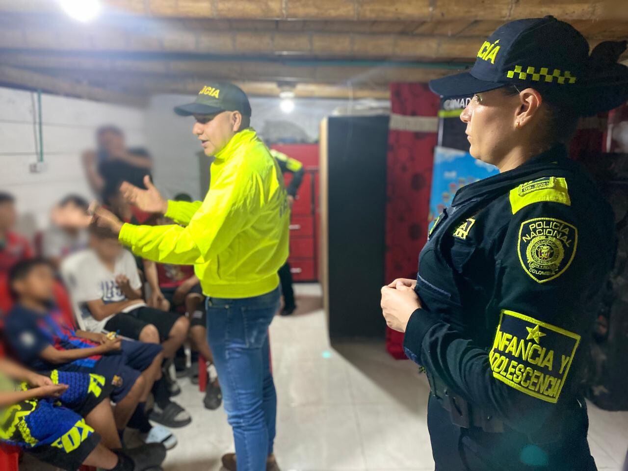 Se trata de charlas y pedagogía en instituciones educativas, escenarios deportivos y entornos comerciales. Crédito: Policía de Popayán.