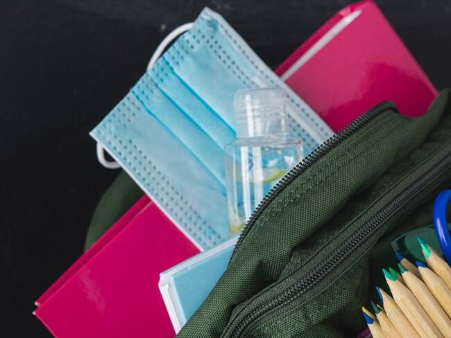 La Secretaría de Educación de Bogotá informó que 19 colegios oficiales de Bogotá realizarán plan piloto para regresar a clases presenciales. Foto: Getty Images / MARÍA CASTELLANOS