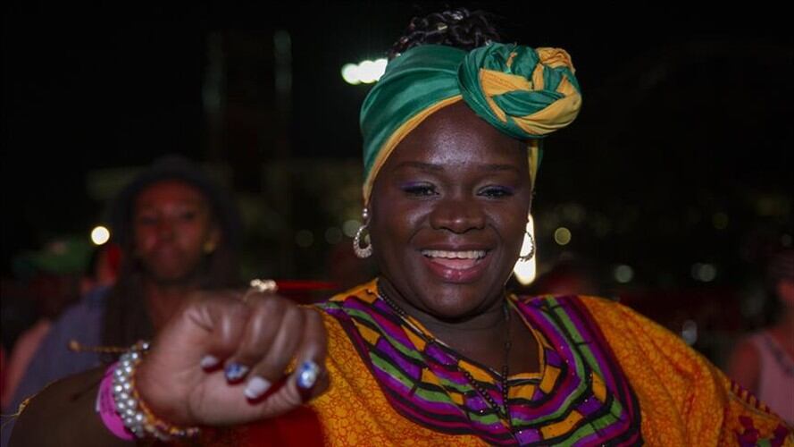 Conversatorios, pinturas, venta de productos y bebidas típicas del Pacífico colombiano en el segundo día del Festival de Música Petronio Álvarez, en la ciudad de Cali, Colombia. Foto: Agencia Anadolu
