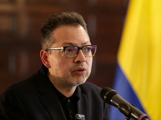 “Yo creo que este país necesita liderazgos femeninos”: exministro de Cultura habló sobre su renuncia