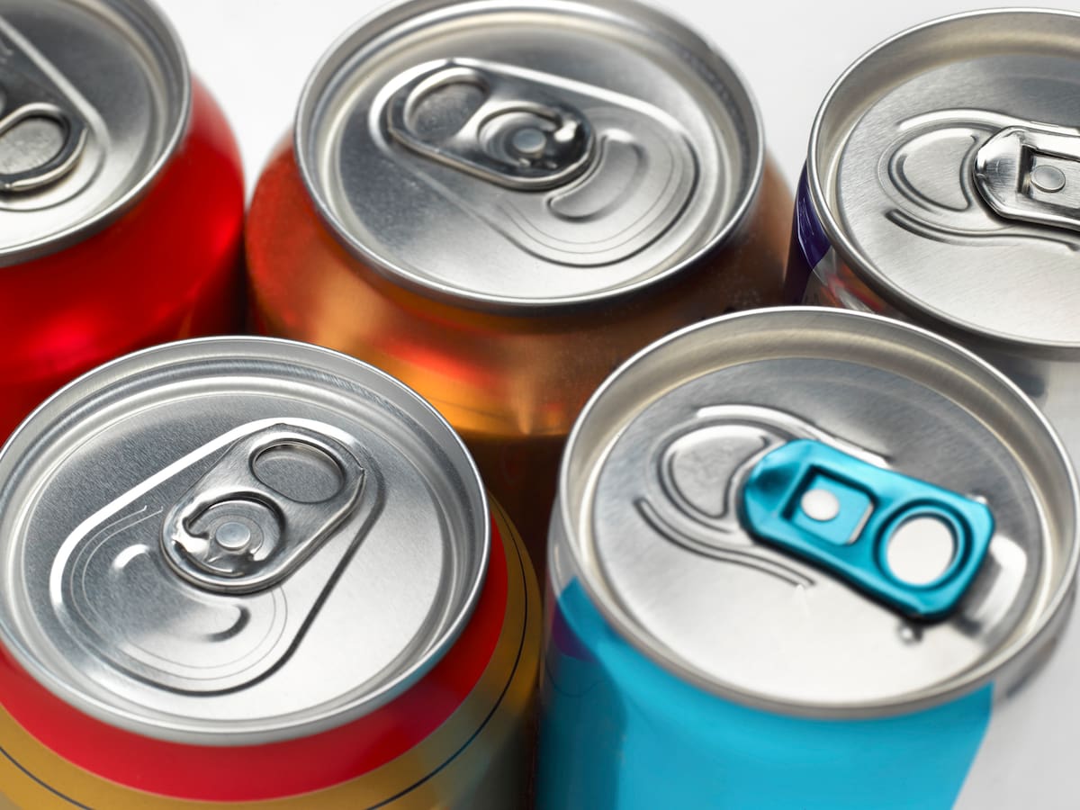 ¿Cuáles son los efectos de las bebidas energizantes en el cerebro? Neurólogo dio detalles