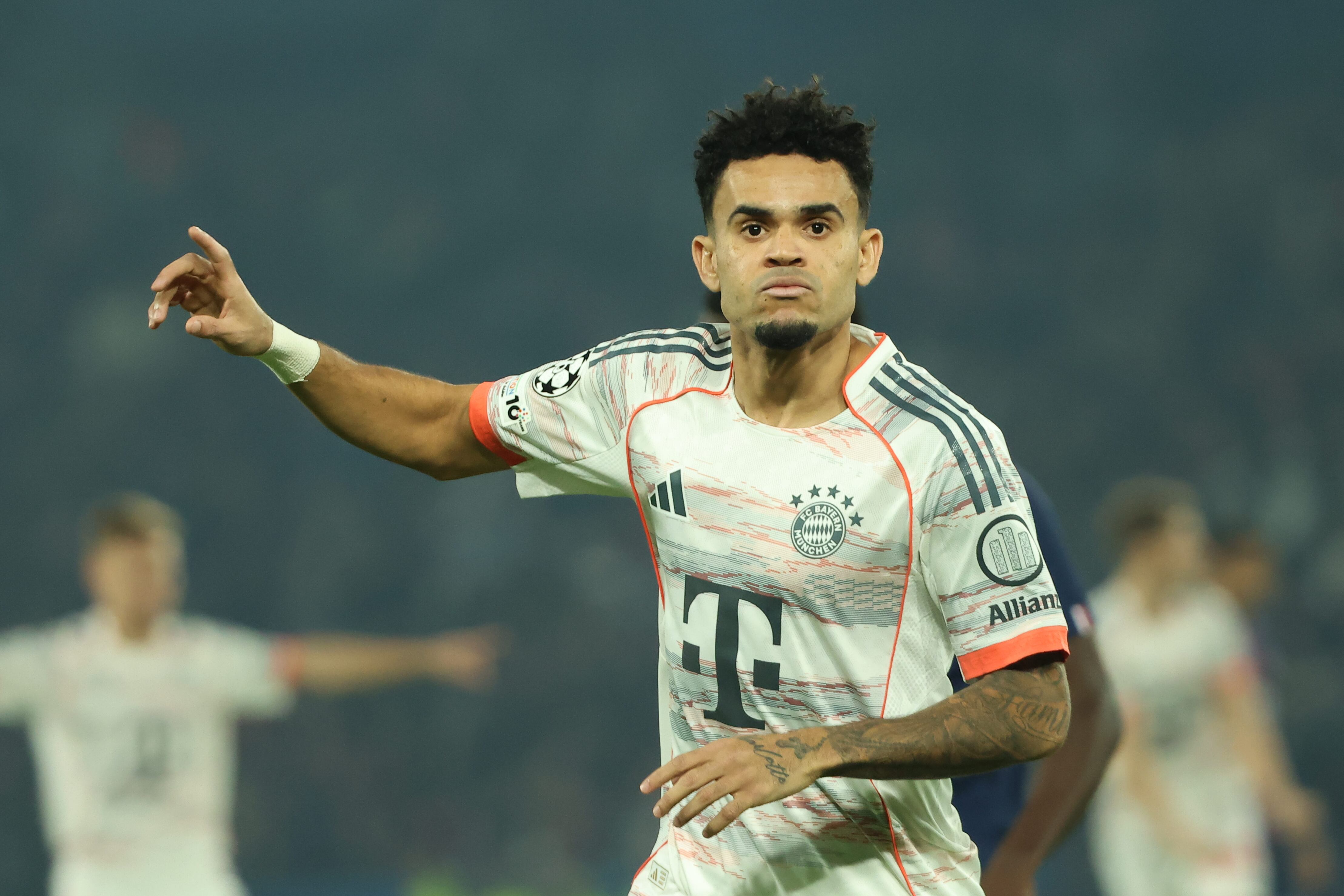 Luis Díaz celebra su gol ante el PSG por Champions League. FOTO: Tnani Badreddine/Getty Images