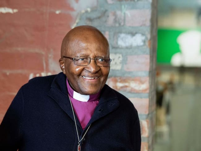 Falleció Desmond Tutu. (Photo by RODGER BOSCH/AFP via Getty Images)