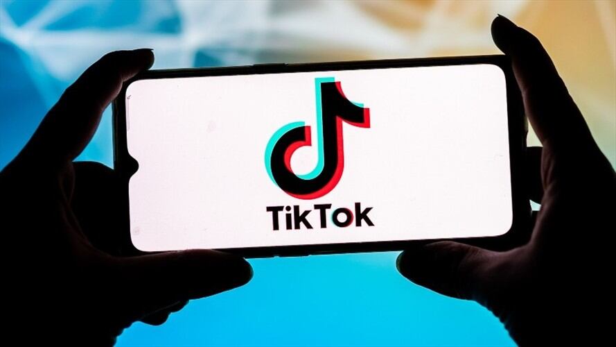 Foto de referencia de un joven en TikTok. Foto: Getty Images/SOPA Images