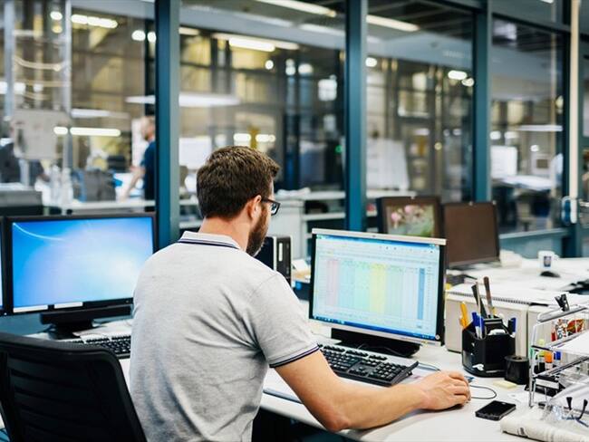 La compañía global de tecnología y consultoría, Indra, abrió cerca de 400 vacantes de empleo. Foto: Getty Images