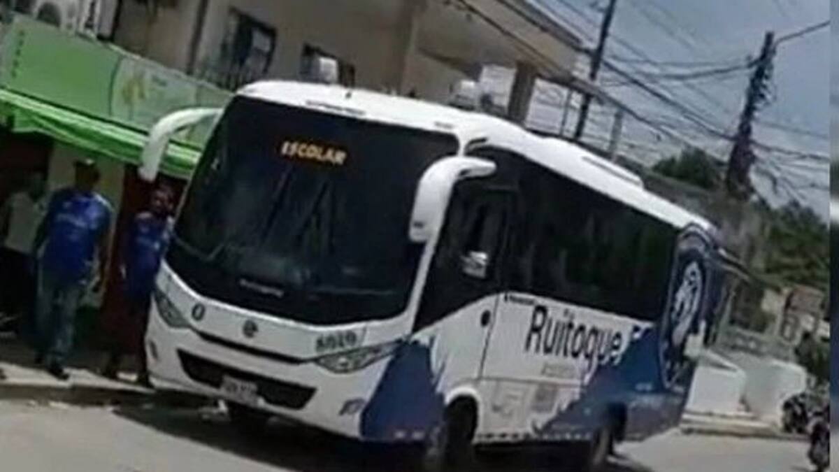 Ladrón robó a directivo de una escuela de fútbol infantil frente a los niños