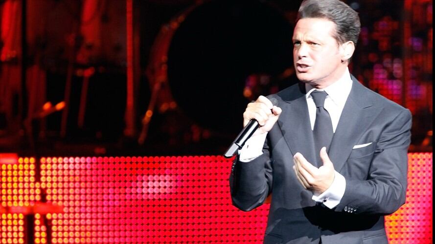 El cantante reaccionó de manera muy agresiva ante una falla técnica durante su presentación.. Foto: Getty Images