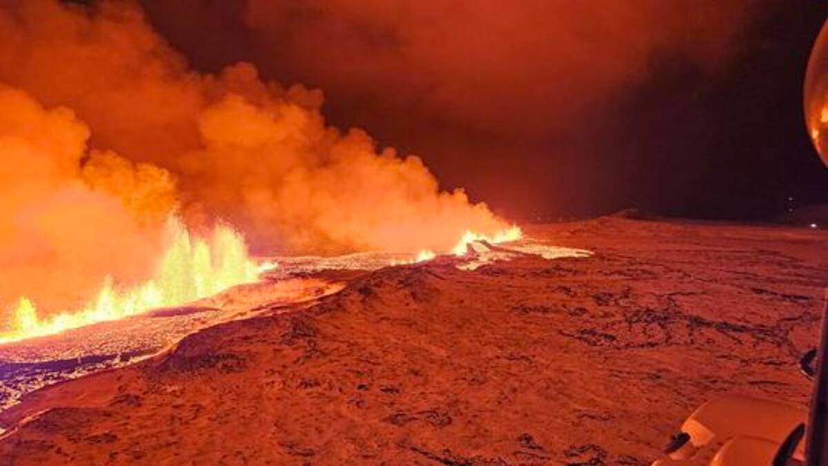 Volcán hace erupción cerca de la capital islandesa de Reikiavik