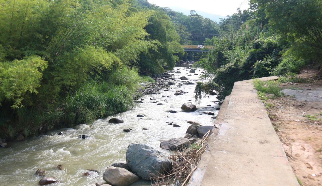 Contaminación en el río Suratá | Crédito: Suministrada.
