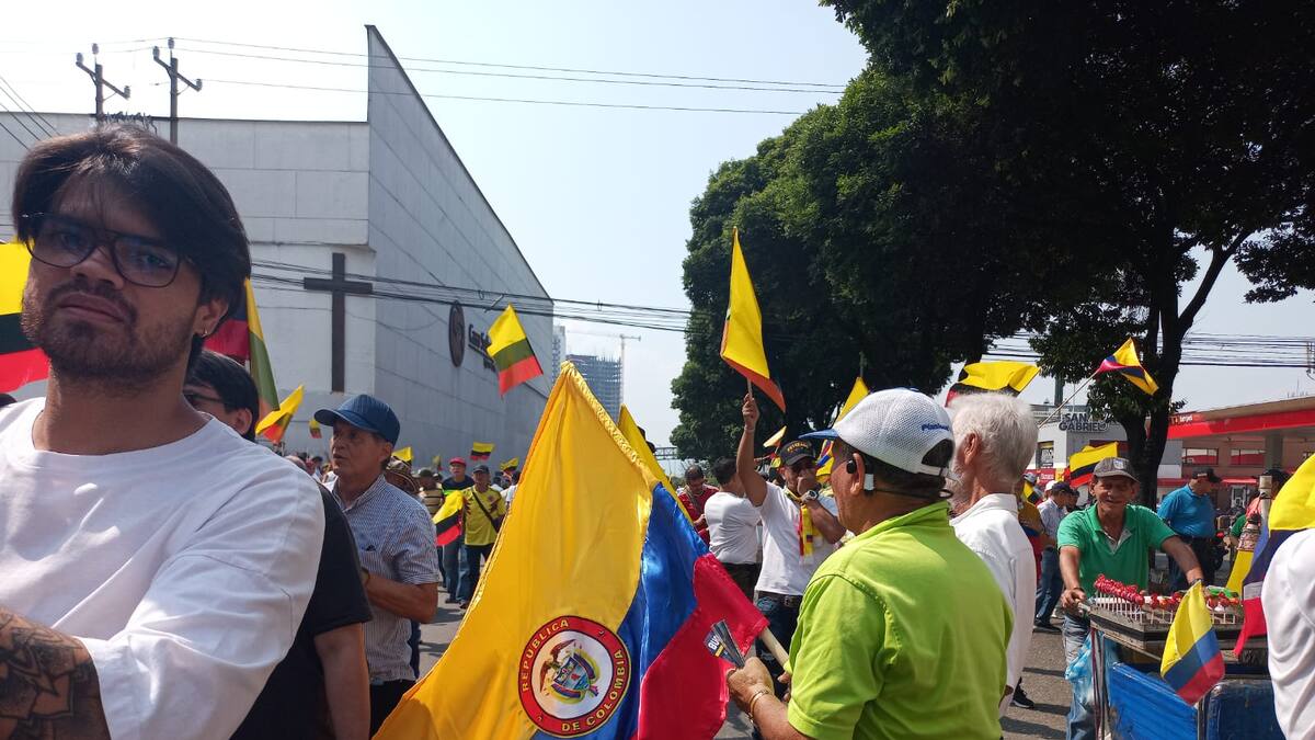 Con normalidad terminó marcha de la oposición en Bucaramanga