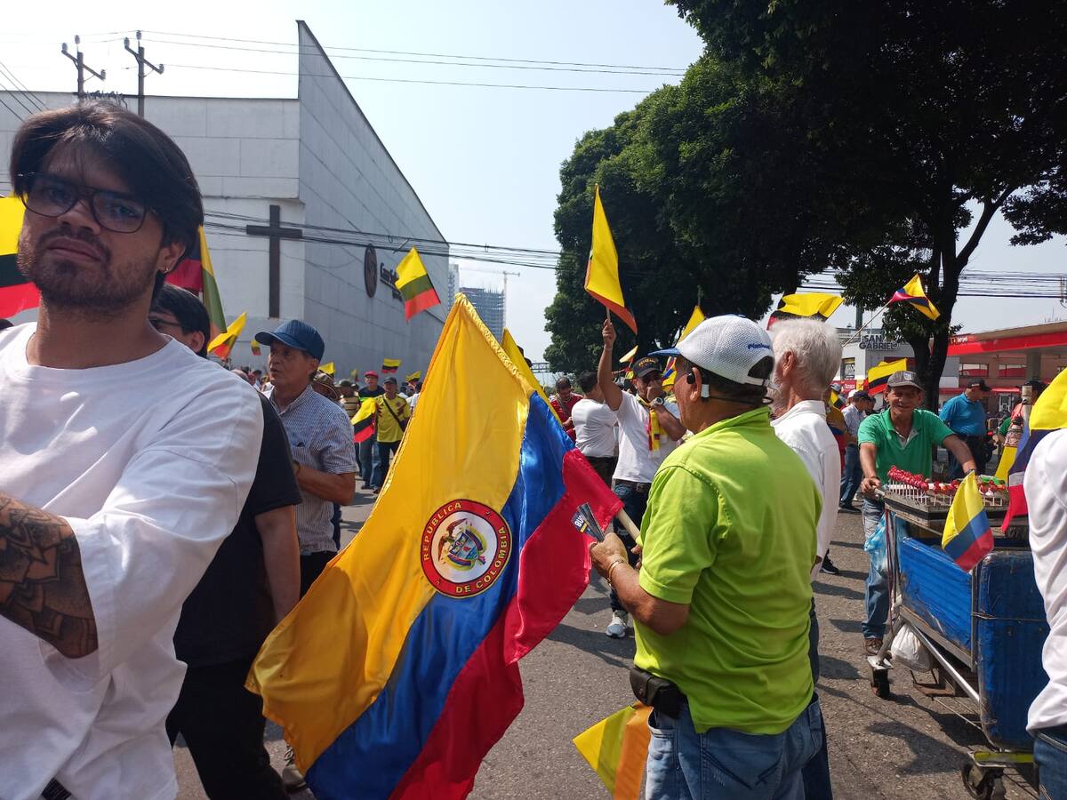 Con normalidad terminó marcha de la oposición en Bucaramanga