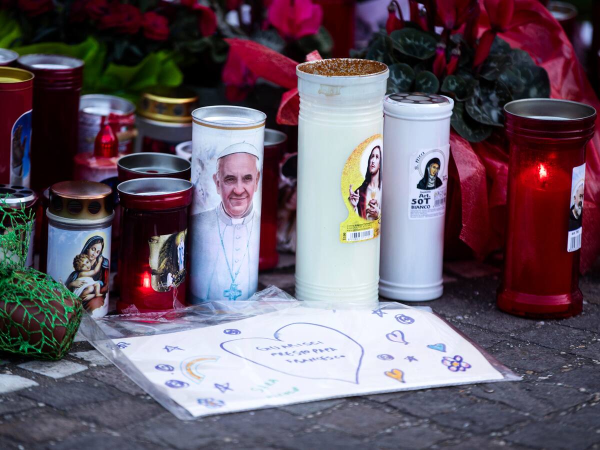 El papa Francisco durmió bien toda la noche, tras cumplir veinte días de hospitalización
