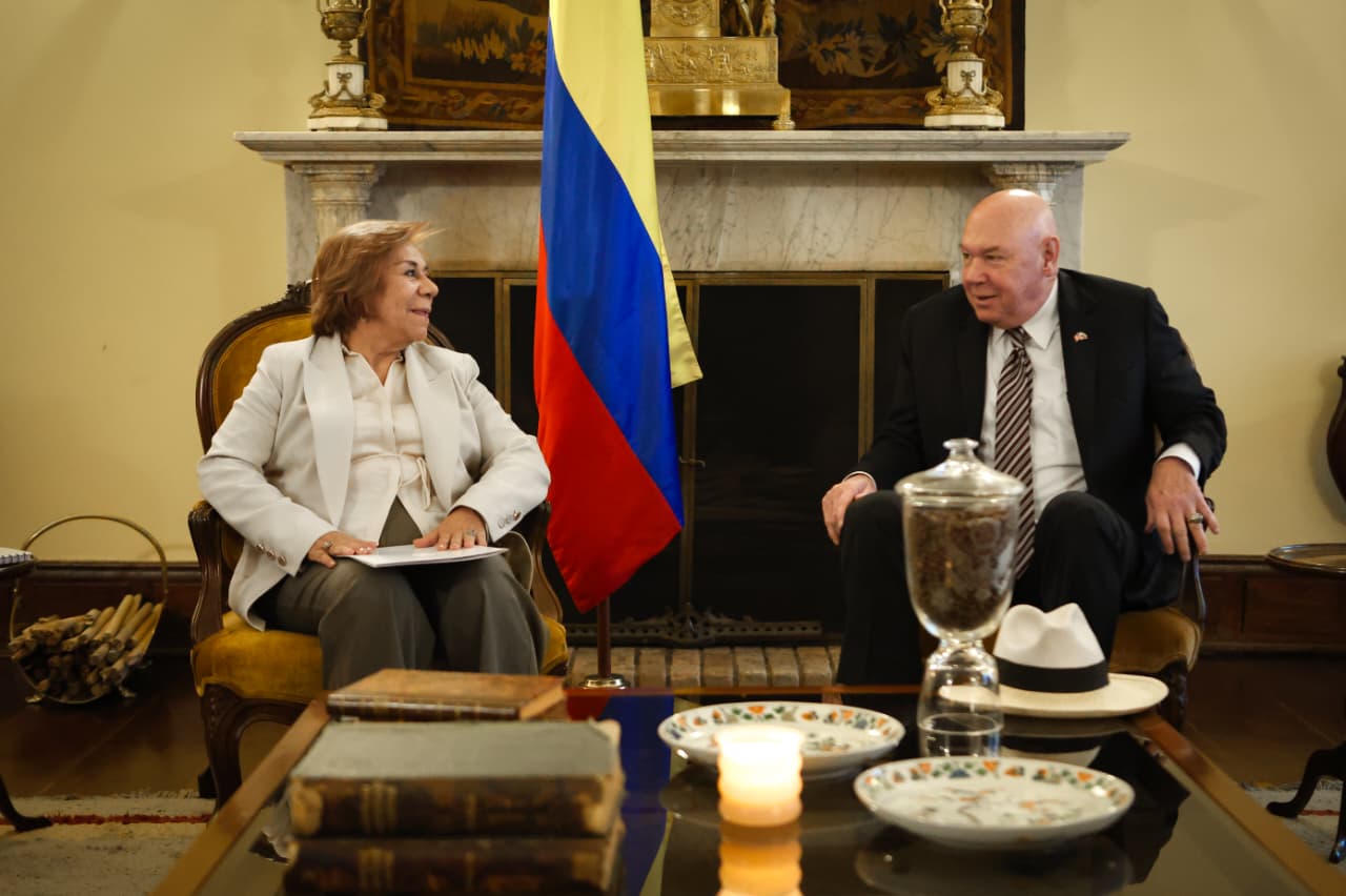 Canciller reiteró compromiso de mantener relaciones con EEUU tras reunión con encargado de negocios. Foto: Cancillería de Colombia.