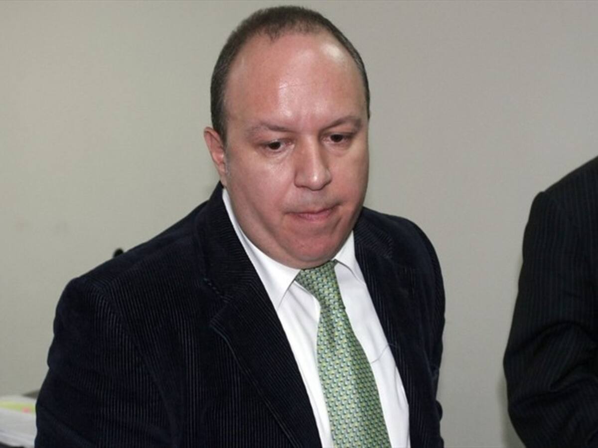 Camilo Bula denuncia amenazas por colaborar en escándalo de la DNE