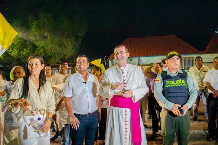 Alcalde de El Banco, Magdalena junto a Nuncio Apostólico Monseñor Paolo Rudelli/ Wilder Alvarez