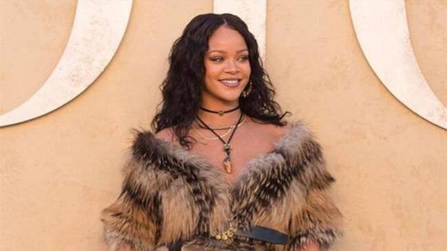 Rihanna aconseja a un fan cómo superar una ruptura. Foto: Bang Media