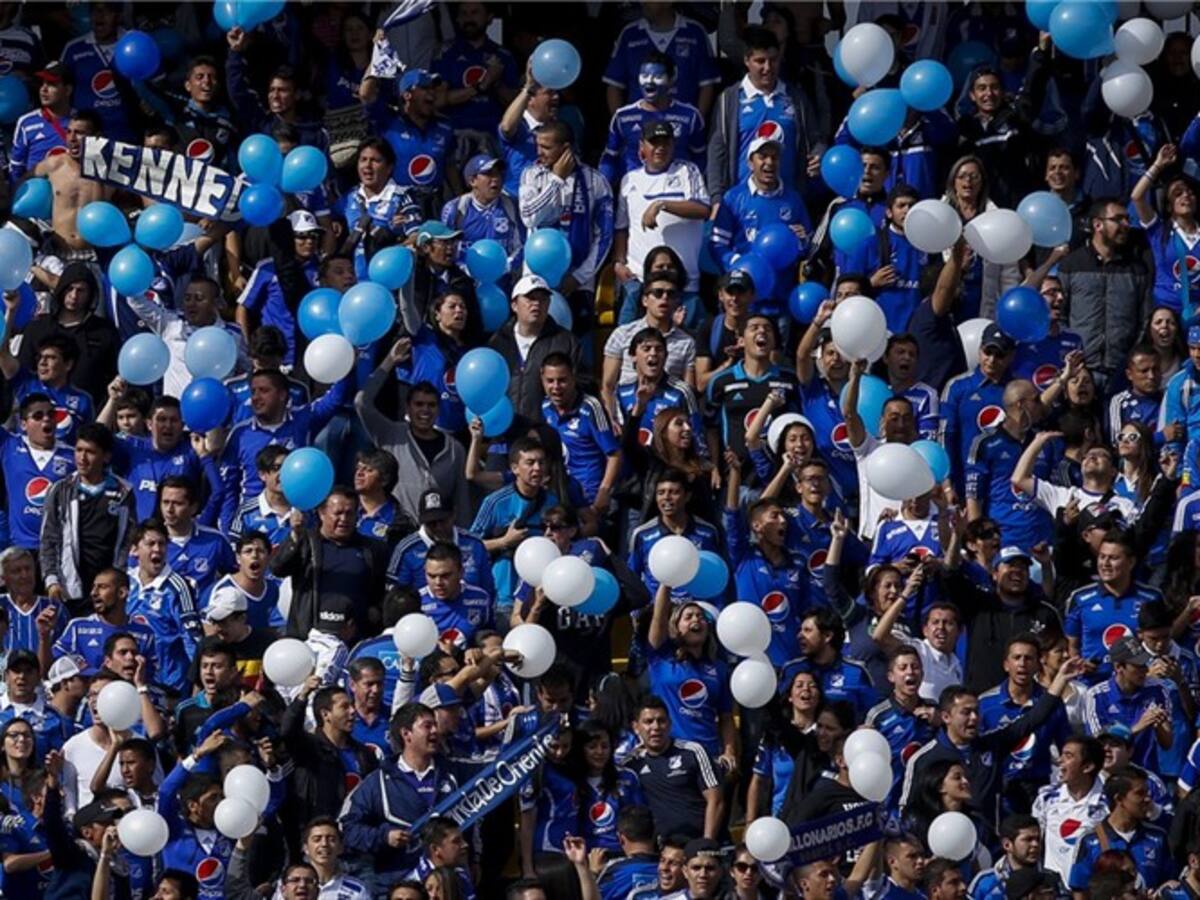 Comandos Azules de Millonarios reparten comida en medio de la pandemia