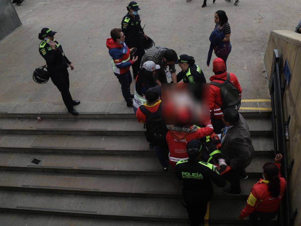 Al menos 16 policías y 11 gestores heridos en protestas de indígenas en Bogotá