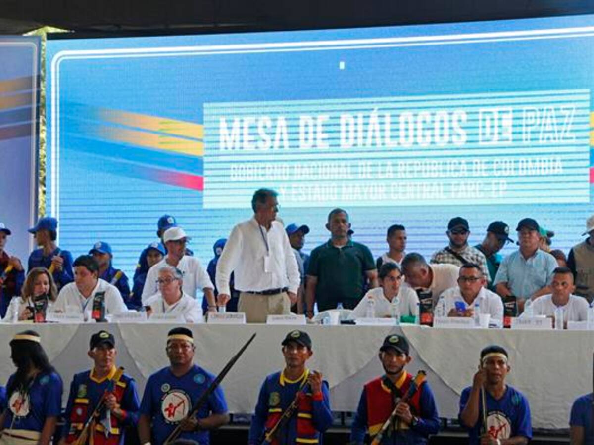 Gobierno y disidencias pactan instalación de mesa e inicio de cese el 16 de octubre