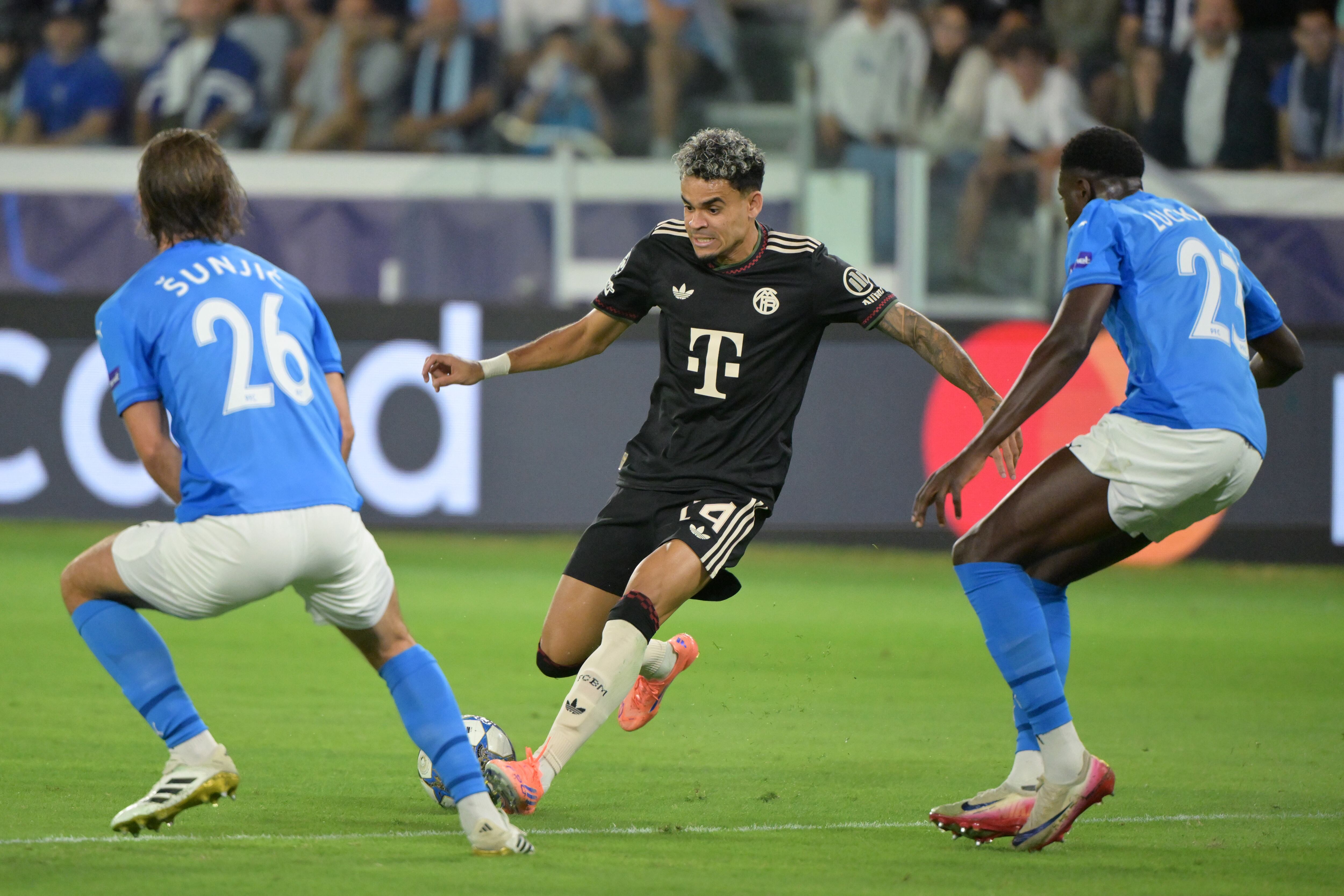 Luis Diaz durante el Bayern Munich vs Pafos FC FOTO: Peter Kneffel/dpa (Photo by Peter Kneffel/picture alliance via Getty Images)