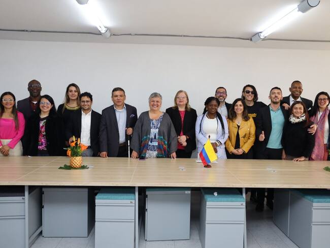 Francia Márquez junto a los mimebros del Ministerio de Igualdad. Foto: Ministerio de la Igualdad.