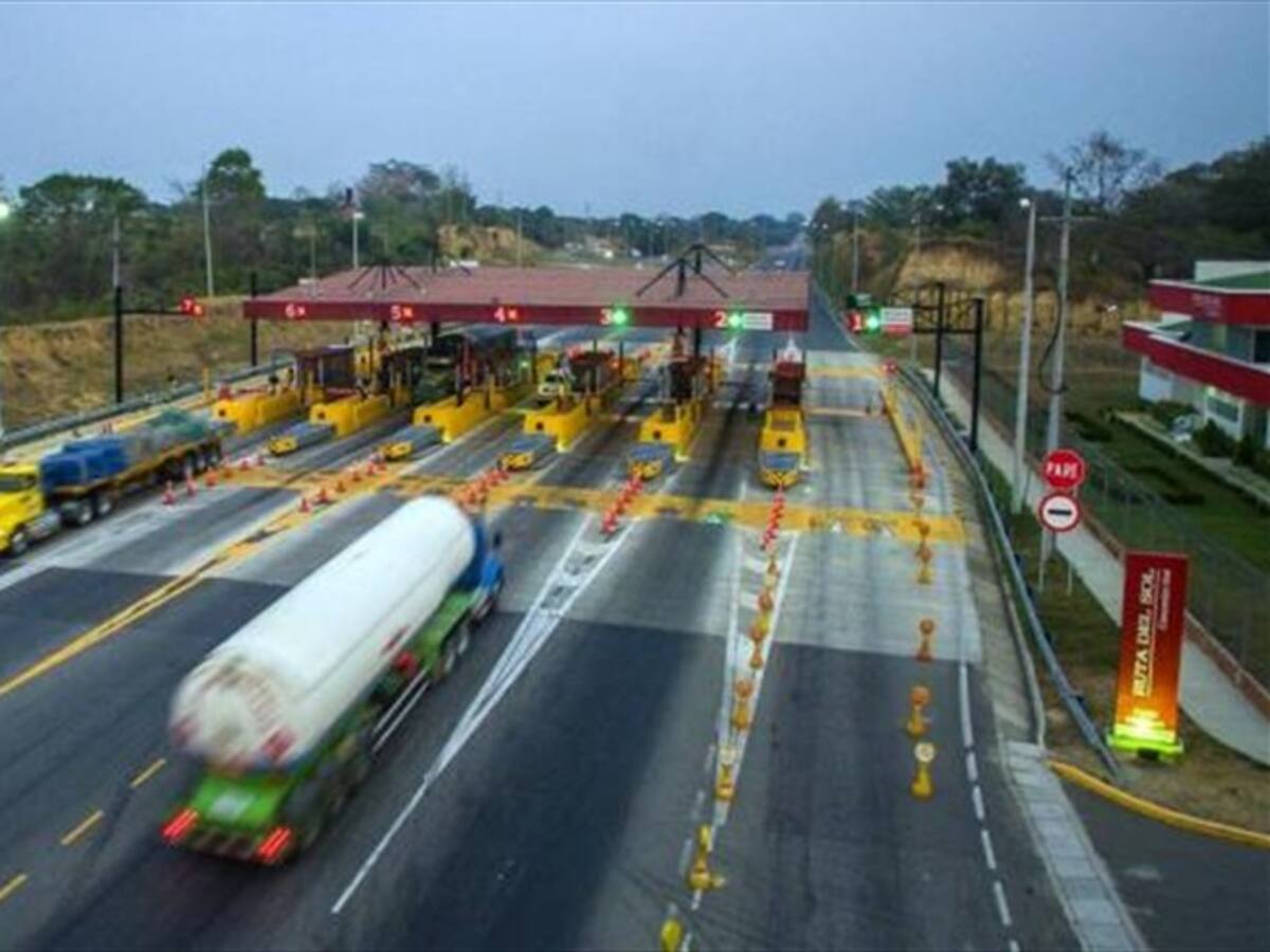 Convirtieron en pista de patinaje un tramo de la paralizada Ruta del Sol
