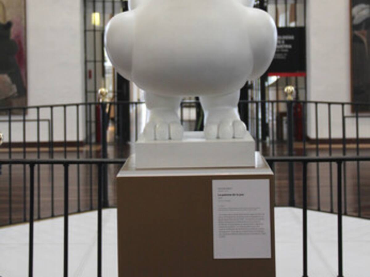 La pelea por la escultura de la Paz que está en el Museo Nacional en Bogotá