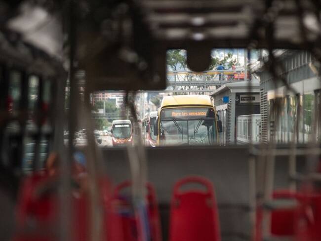 Transmilenio radicó una denuncia ante la Fiscalía General de la Nación por la presunta comisión de los delitos de terrorismo y amenazas. Foto: Getty Images / SEBASTIÁN BARROS