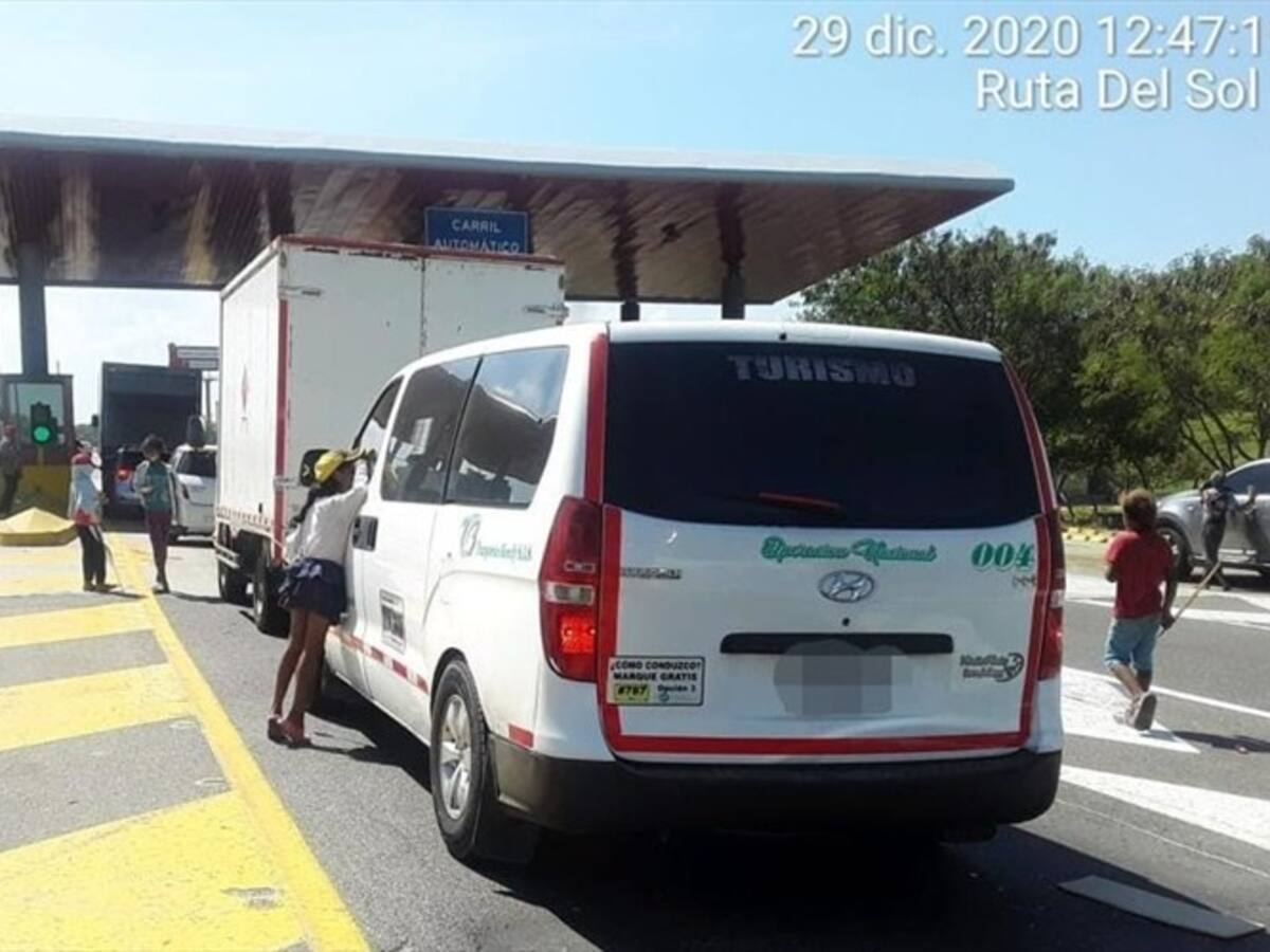 Se dispara la mendicidad infantil en peajes del Magdalena