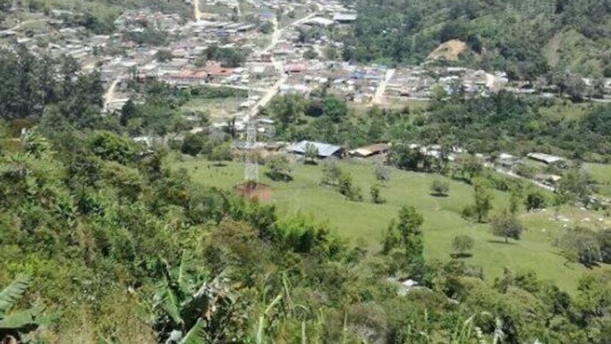 Población de Toribío está en medio del fuego por combates entre grupos armados en Cauca