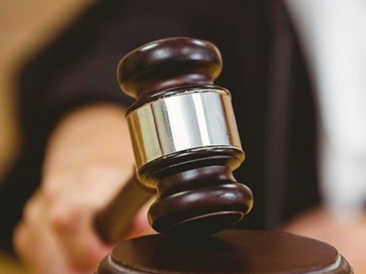 Por fallar tutela, imputan cargos a juez que parrandeó con 'Santrich'