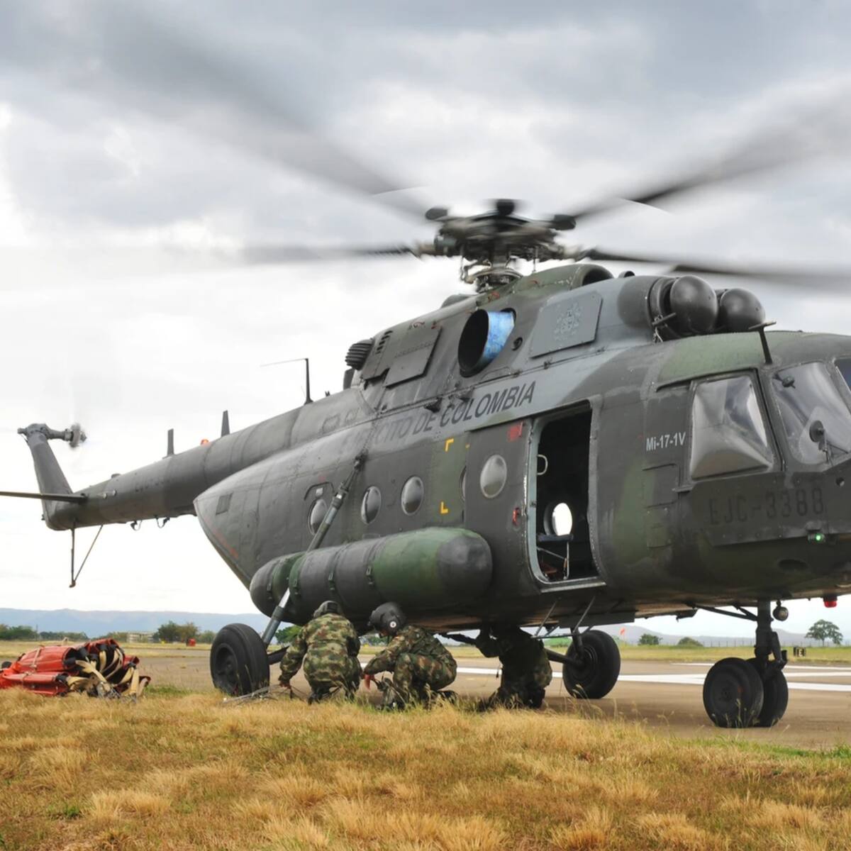 Mantenimiento de los helicópteros MI-17: estas son las identidades de los militares capturados